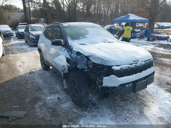3C4NJDDN6PT525769 2023 JEEP COMPASS - Image 1