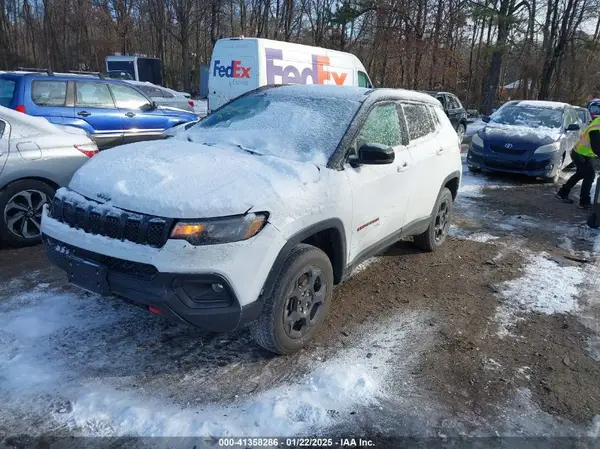 3C4NJDDN6PT525769 2023 JEEP COMPASS - Image 2