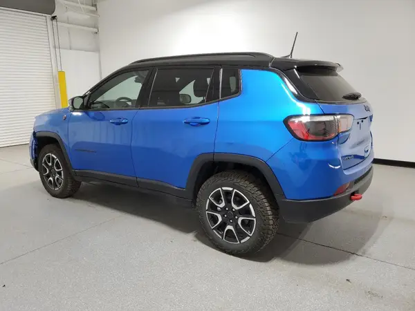 3C4NJDDN6ST533220 2025 JEEP COMPASS - Image 2