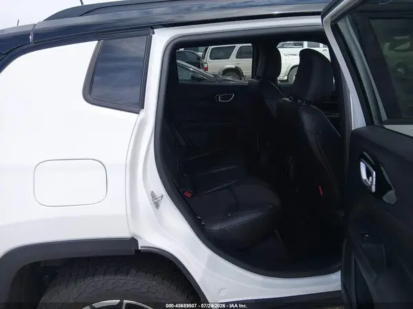 3C4NJDDN6TT260359 2026 JEEP COMPASS - Image 8