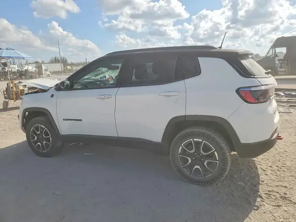 3C4NJDDN7ST532335 2025 JEEP COMPASS - Image 2