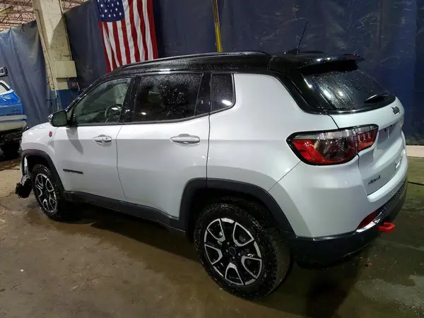 3C4NJDDN7ST532948 2025 JEEP COMPASS - Image 2