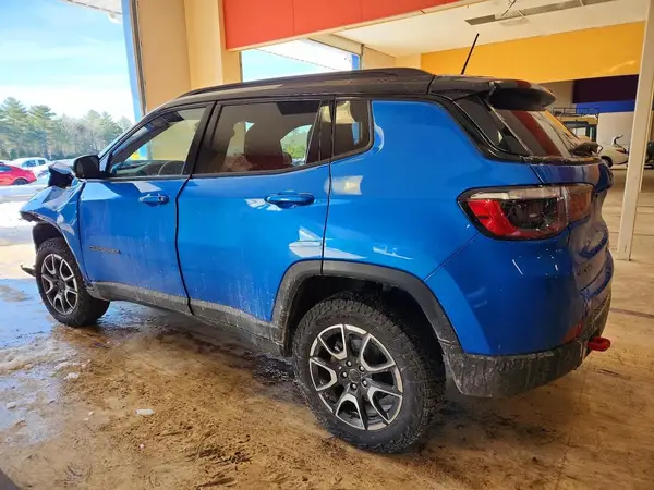 3C4NJDDN7ST556568 2025 JEEP COMPASS - Image 2