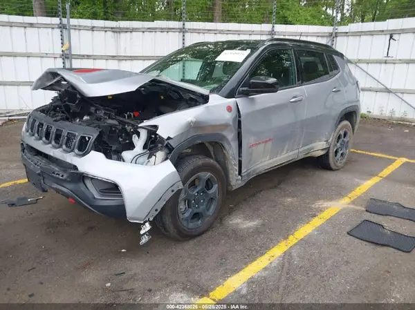 3C4NJDDN8PT524820 2023 JEEP COMPASS - Image 2