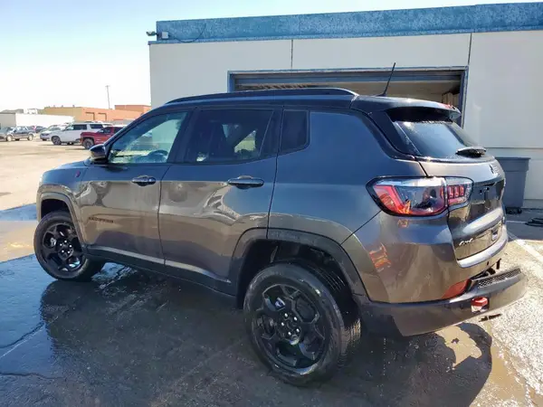 3C4NJDDN8PT527989 2023 JEEP COMPASS - Image 2