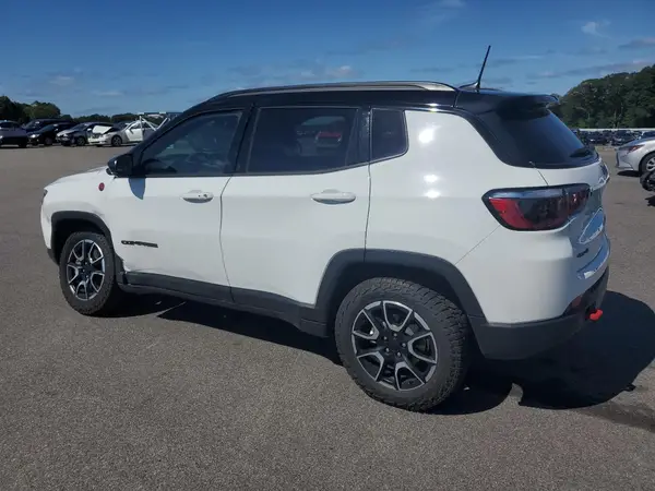 3C4NJDDN8RT144704 2024 JEEP COMPASS - Image 2