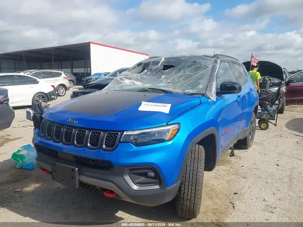 3C4NJDDN8RT585782 2024 JEEP COMPASS - Image 2