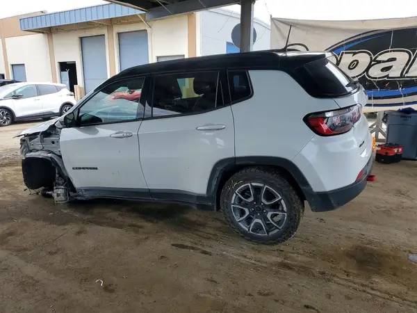 3C4NJDDN8ST533297 2025 JEEP COMPASS - Image 2