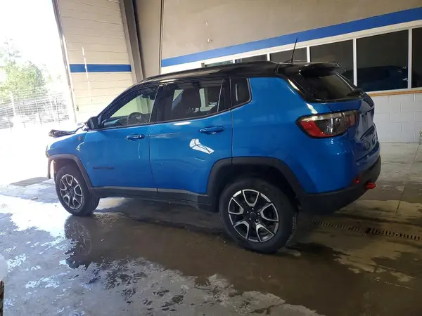 3C4NJDDN8ST533560 2025 JEEP COMPASS - Image 2