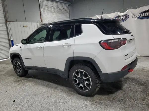 3C4NJDDN8ST584394 2025 JEEP COMPASS - Image 2