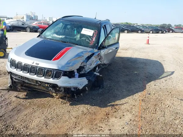 3C4NJDDN9PT560984 2023 JEEP COMPASS - Image 2