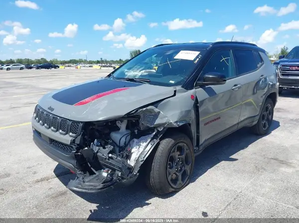 3C4NJDDN9PT565196 2023 JEEP COMPASS - Image 2