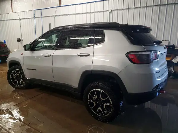 3C4NJDDN9ST556572 2025 JEEP COMPASS - Image 2