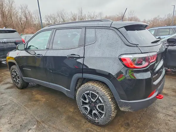 3C4NJDDN9ST570021 2025 JEEP COMPASS - Image 2