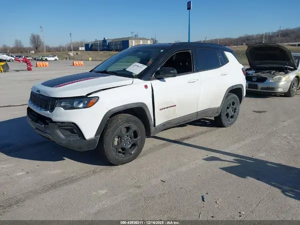 3C4NJDDNXPT522745 2023 JEEP COMPASS - Image 2