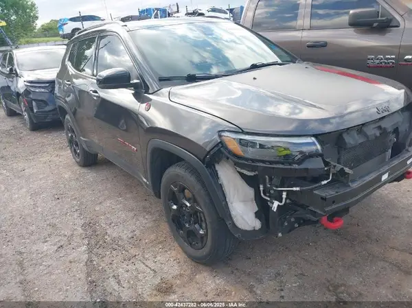3C4NJDDNXPT536872 2023 JEEP COMPASS - Image 1