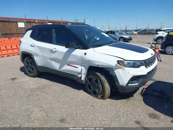 3C4NJDDNXPT544387 2023 JEEP COMPASS - Image 1