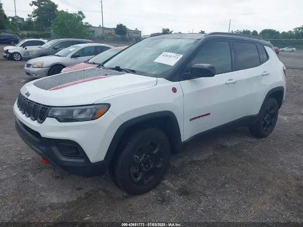 3C4NJDDNXPT557947 2023 JEEP COMPASS - Image 2