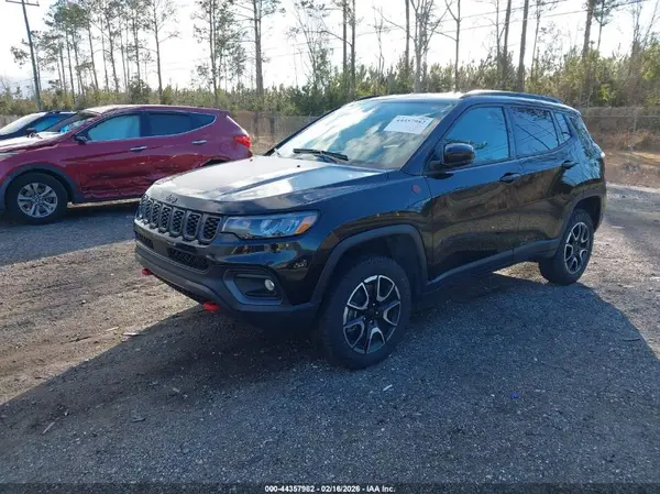3C4NJDDNXRT137303 2024 JEEP COMPASS - Image 2