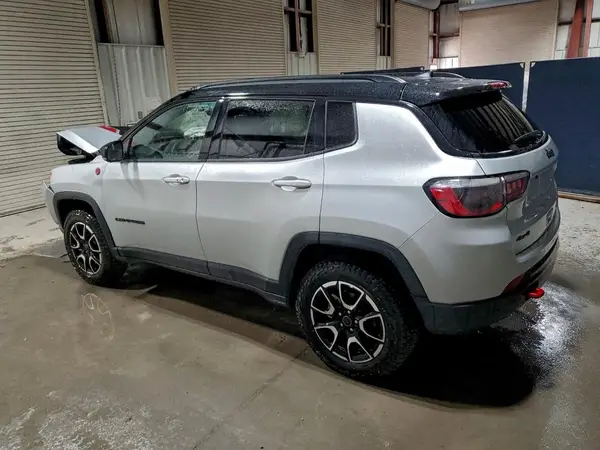 3C4NJDDNXST599561 2025 JEEP COMPASS - Image 2