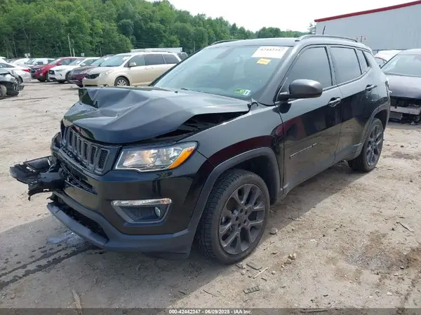 3C4NJDEB0MT548139 2021 JEEP COMPASS - Image 2