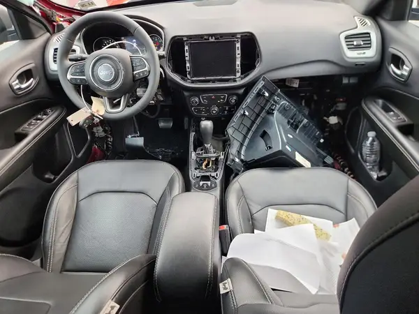 3C4NJDEB0MT563188 2021 JEEP COMPASS - Image 8