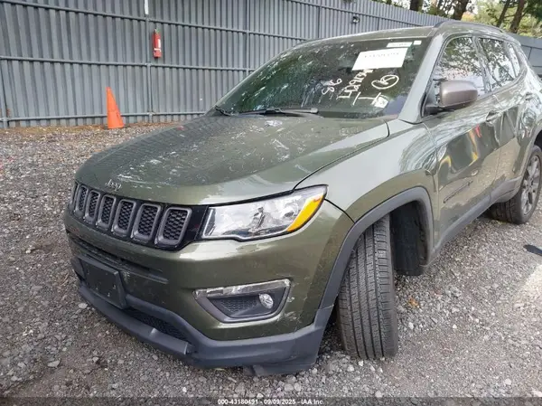 3C4NJDEB0MT566138 2021 JEEP COMPASS - Image 2