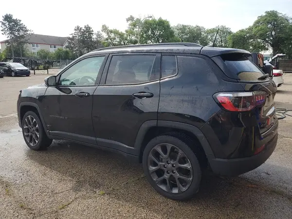 3C4NJDEB1MT529048 2021 JEEP COMPASS - Image 2