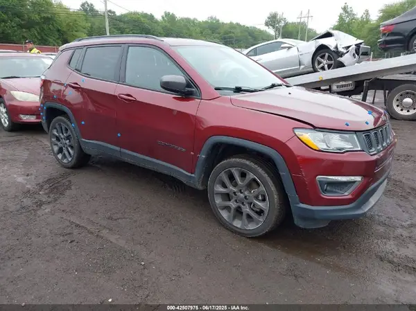 3C4NJDEB2MT589601 2021 JEEP COMPASS - Image 1