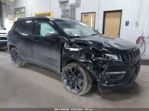 3C4NJDEB2MT601505 2021 JEEP COMPASS - Image 1