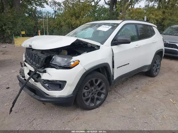 3C4NJDEB3MT542917 2021 JEEP COMPASS - Image 2