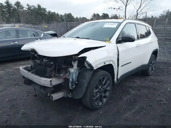 3C4NJDEB3MT570412 2021 JEEP COMPASS - Image 2