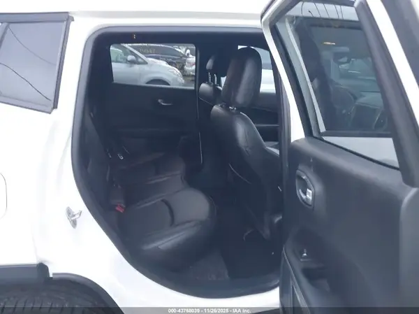 3C4NJDEB3MT570412 2021 JEEP COMPASS - Image 8