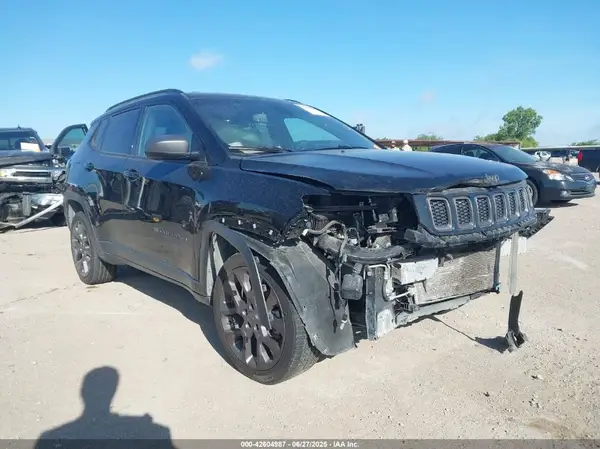 3C4NJDEB3MT601660 2021 JEEP COMPASS - Image 1