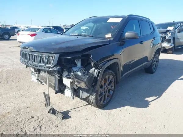 3C4NJDEB3MT601660 2021 JEEP COMPASS - Image 2