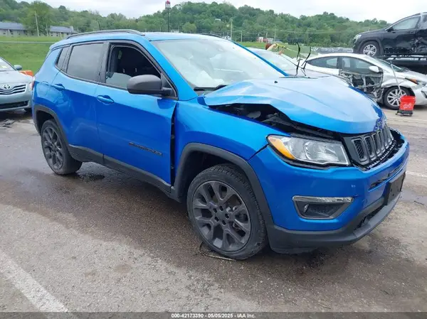3C4NJDEB4MT519257 2021 JEEP COMPASS - Image 1