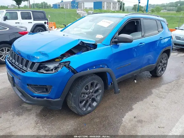 3C4NJDEB4MT519257 2021 JEEP COMPASS - Image 2
