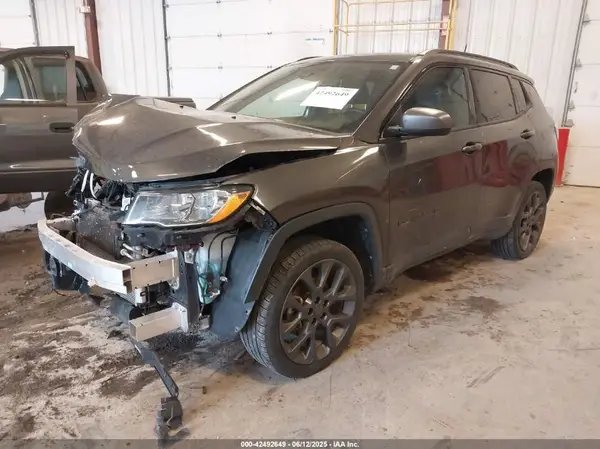 3C4NJDEB4MT543171 2021 JEEP COMPASS - Image 2