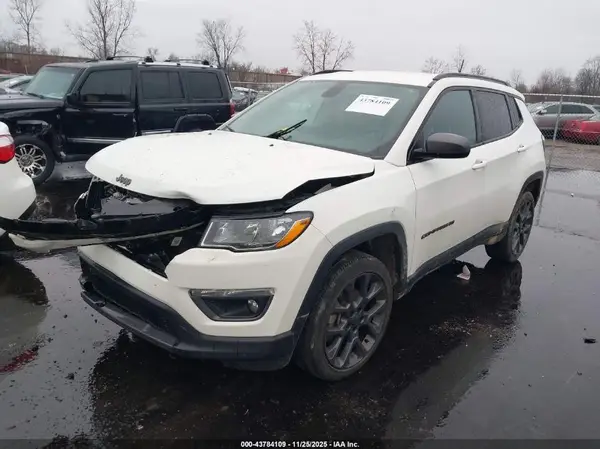 3C4NJDEB4MT561654 2021 JEEP COMPASS - Image 2