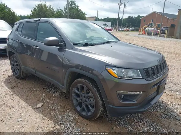 3C4NJDEB5MT516982 2021 JEEP COMPASS - Image 1