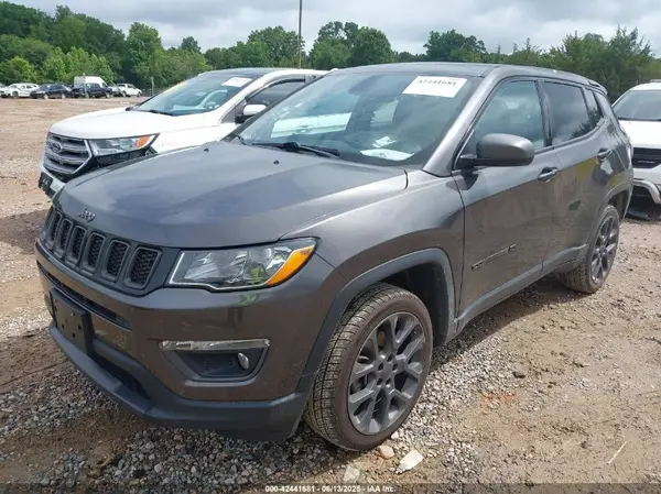 3C4NJDEB5MT516982 2021 JEEP COMPASS - Image 2