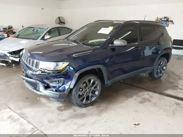 3C4NJDEB5MT537122 2021 JEEP COMPASS - Image 2