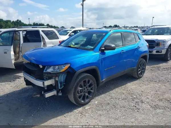 3C4NJDEB5MT562277 2021 JEEP COMPASS - Image 2