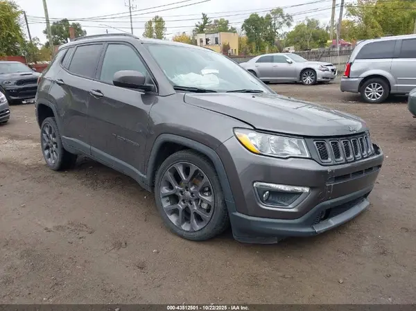 3C4NJDEB5MT568077 2021 JEEP COMPASS - Image 1