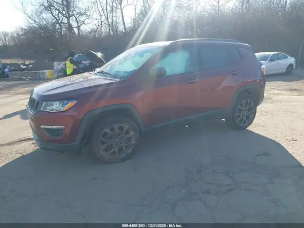 3C4NJDEB6MT556889 2021 JEEP COMPASS - Image 2
