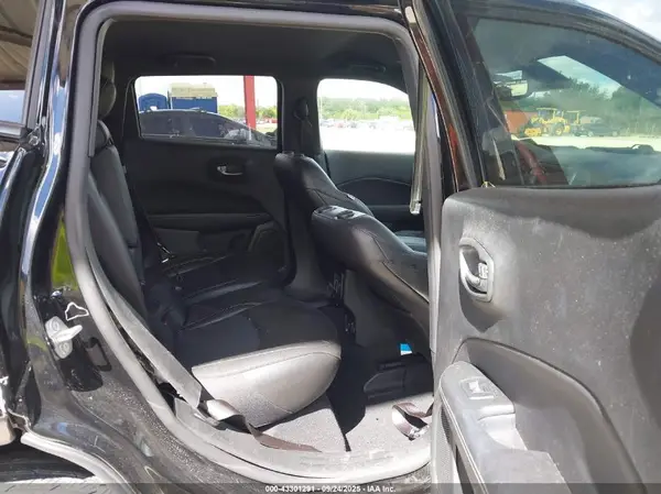 3C4NJDEB6MT570632 2021 JEEP COMPASS - Image 8