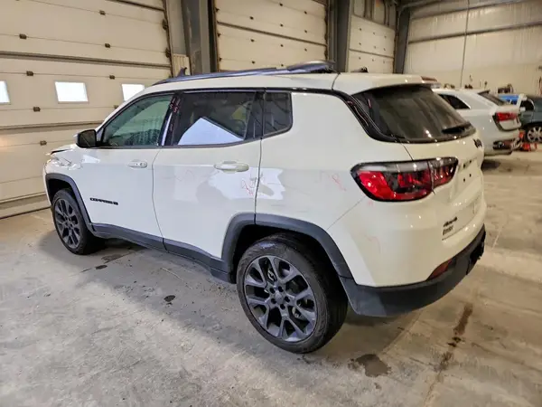 3C4NJDEB6MT575099 2021 JEEP COMPASS - Image 2
