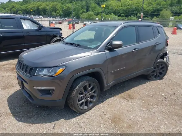 3C4NJDEB6MT591920 2021 JEEP COMPASS - Image 2