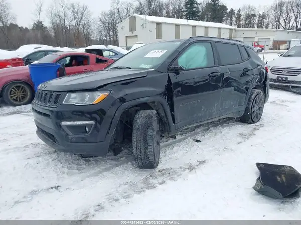 3C4NJDEB7MT521374 2021 JEEP COMPASS - Image 2