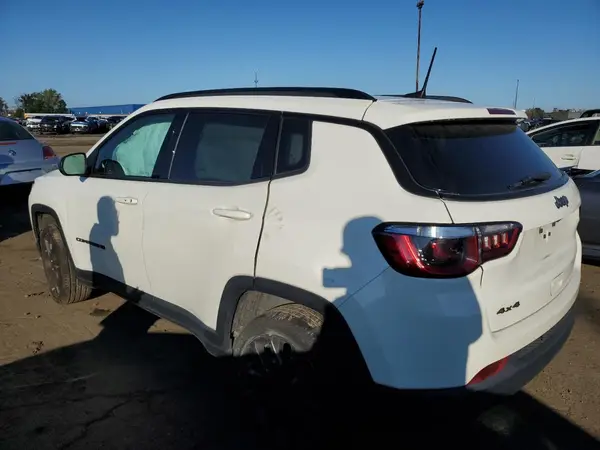 3C4NJDEB7MT554309 2021 JEEP COMPASS - Image 2